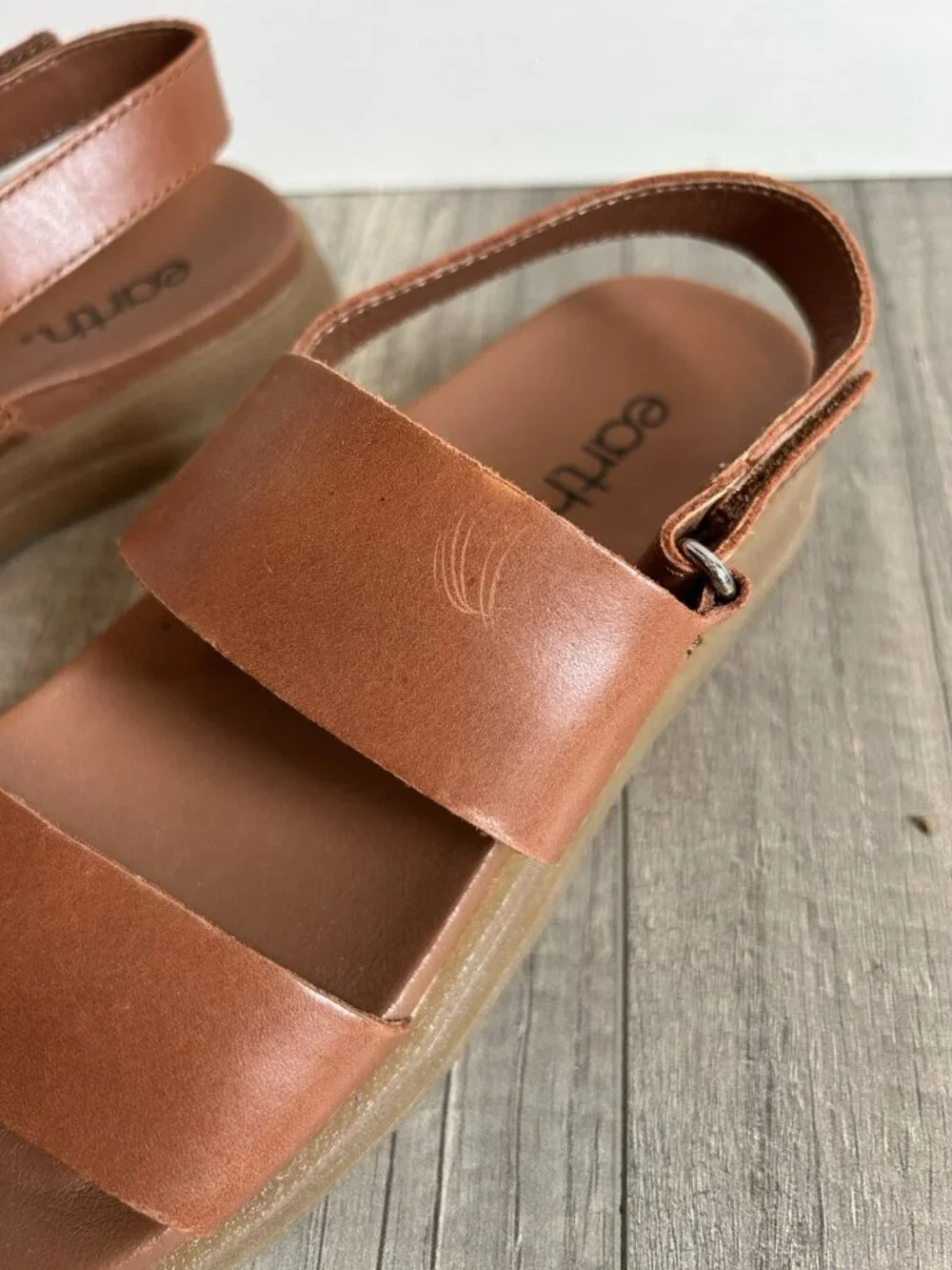 Earth Women's Leah Round Toe Strappy Casual Flat Sandals Brown 210 8M - Picture 15 of 16